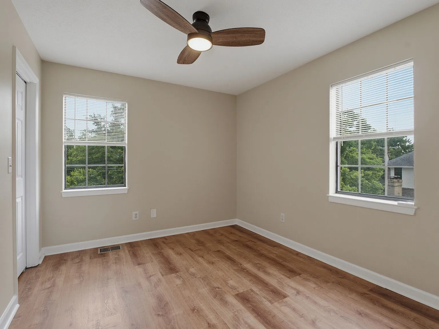 2 bed, 1.5 bath, 1034 sqft, $2,375 — Photo 3