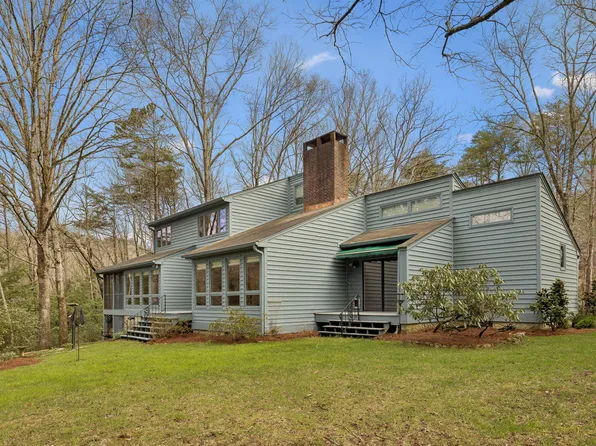 2429 Boston Branch Cir, Signal Mountain, TN 37377