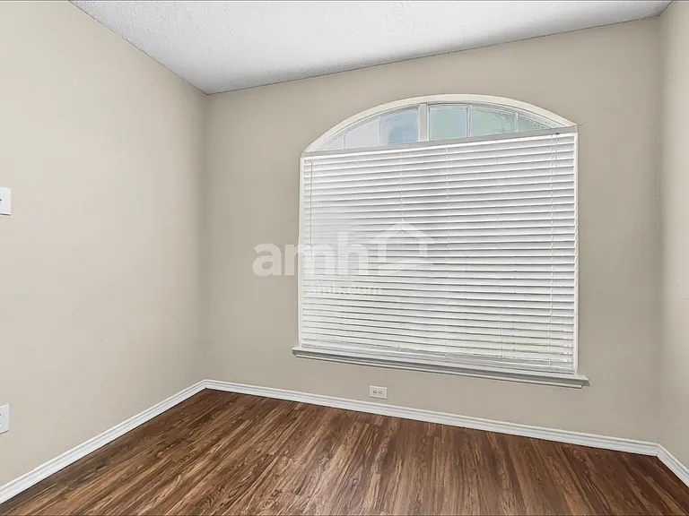 649 Babbling Brook Dr — Photo 9