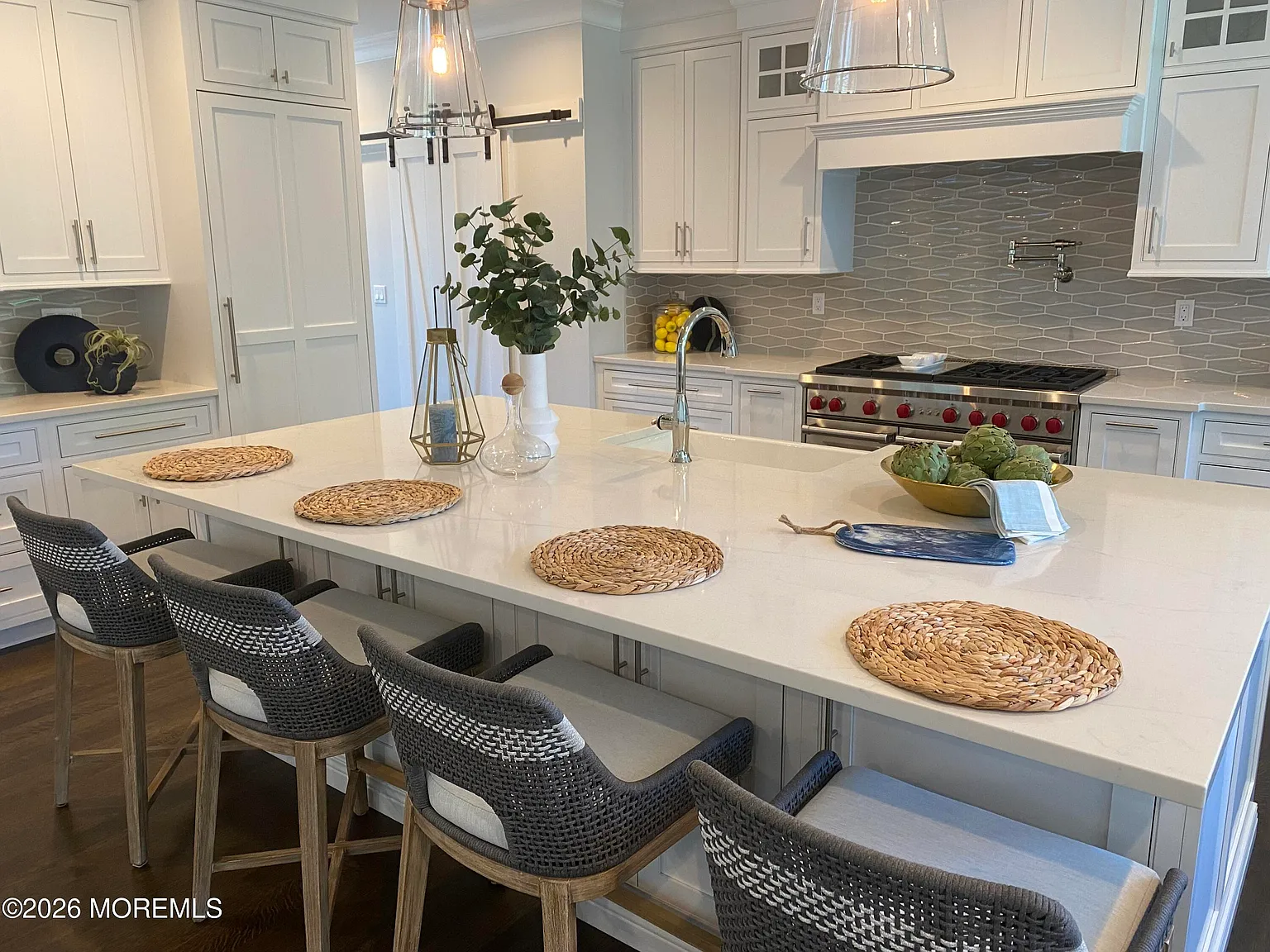 6 bed, 6.5 bath, 5460 sqft, $25,000 — Photo 2