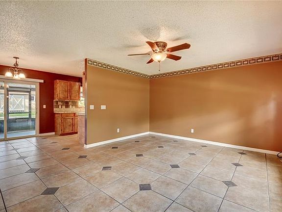 4th image of 2754 Beckwith St