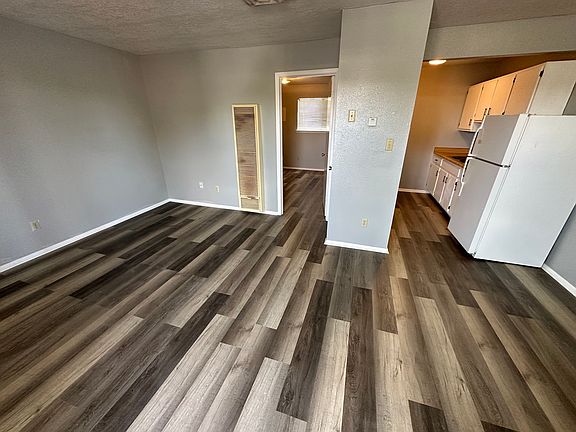 3rd image of 1000 Walnut Dr APT 21