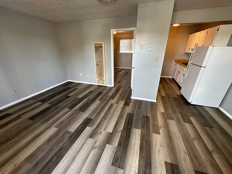 1000 Walnut Dr #21 — Photo 3