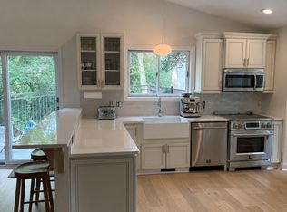 3245 Lafayette Ridge Ct, Wayzata, MN 55391