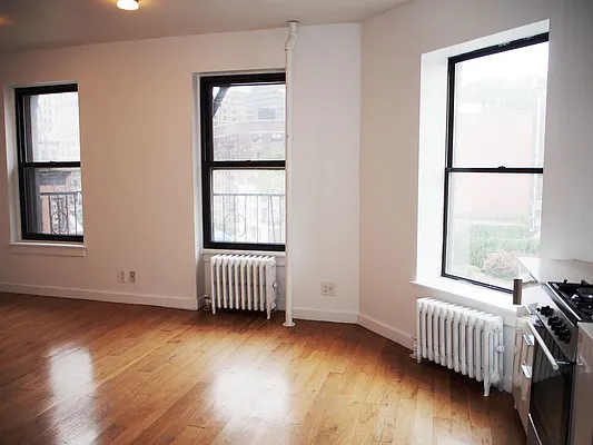 Rented by NY Home & Living Inc. | media 32