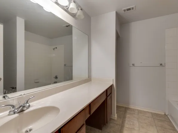 709 Parkplace Rdg Unit 709, Princeton, TX 75407