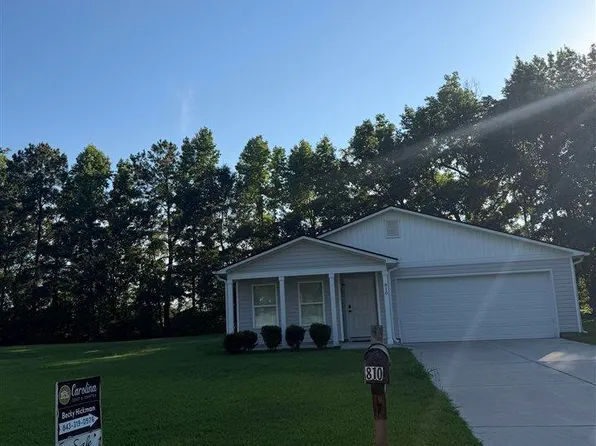 810 Twin Oaks Cir, Lake City, SC 29560