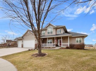 60 Bobcat Pl, North Liberty, IA 52317
