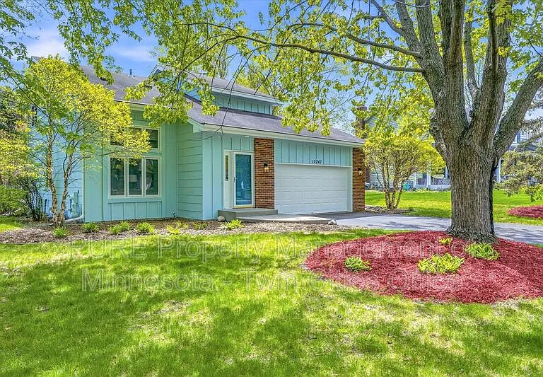 10247 Nottingham Trl — Photo 2