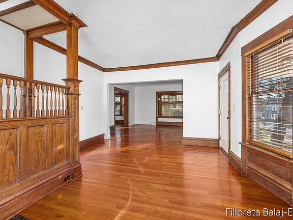 4th image of 1311 Hope St SE