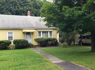 114 Quaboag St, Warren, MA 01083