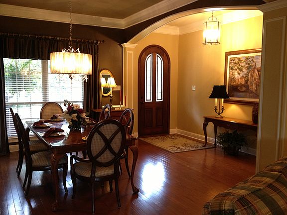 Foyer / Dining Room
