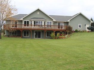 161 Wedgewood Ct, Cadillac, MI 49601