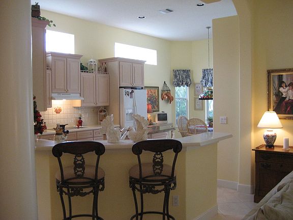 5th image of 1221 W Island Club Sq