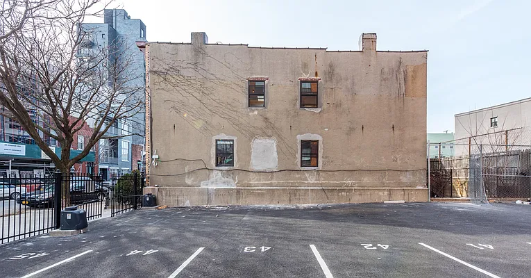 Rented by Nooklyn NYC LLC | media 39