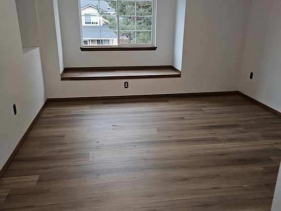 4th image of 13843 SE Foster Pl