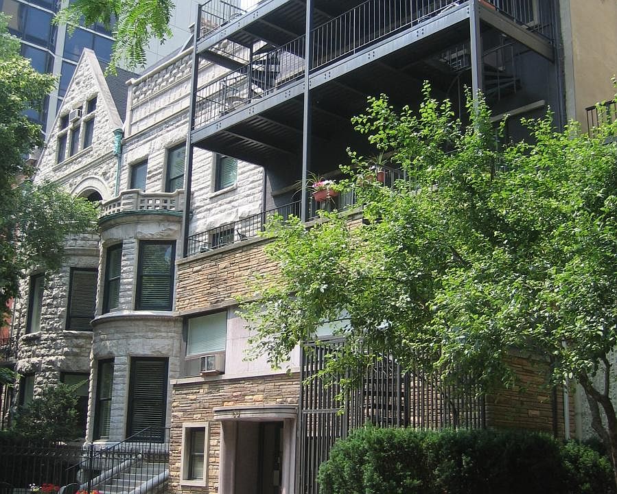 1st image of 60 E Bellevue Pl