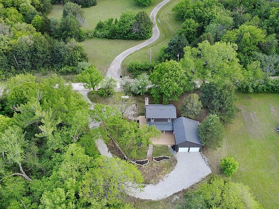 3rd image of 15845 Sixth Street Rd