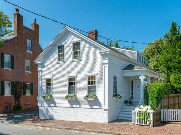 17 Pleasant St, Nantucket, MA 02554