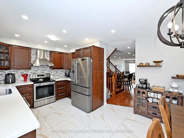44 Equator Cres — Photo 15