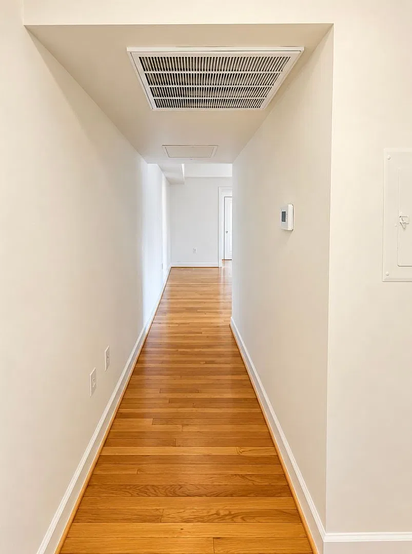 Bright, Refreshed 2-Bedroom in Mount Pleasant | Walk Score of 96 — Photo 2