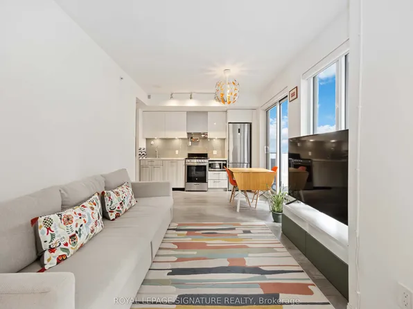 251 Jarvis St #1725, Toronto, ON M5B 0C3