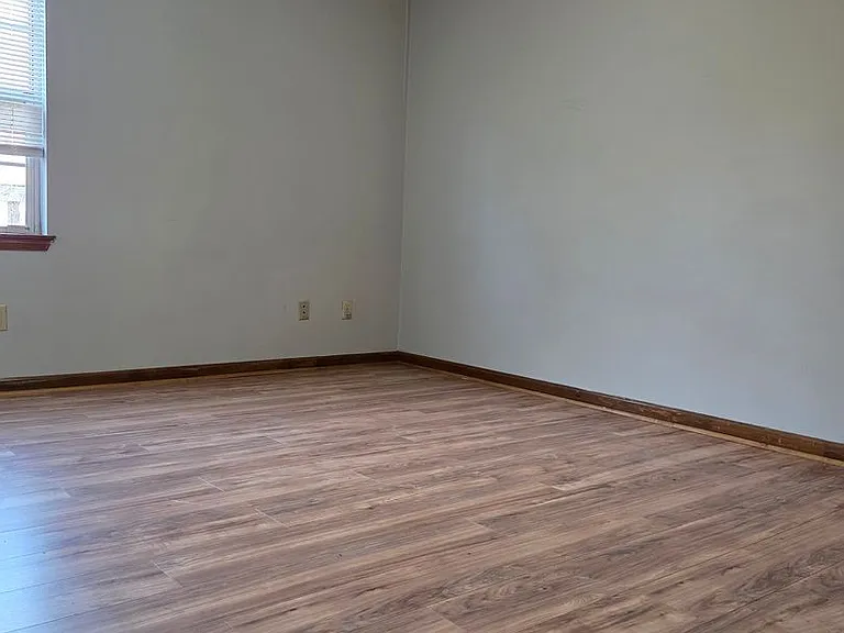 629 Potomac Ct — Photo 10