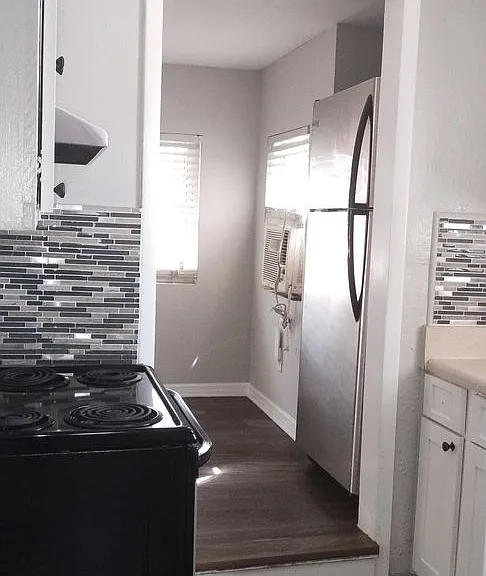 705 W Bay St — Photo 10
