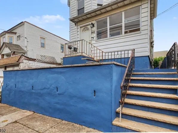 305 Pacific St, Paterson City, NJ 07503