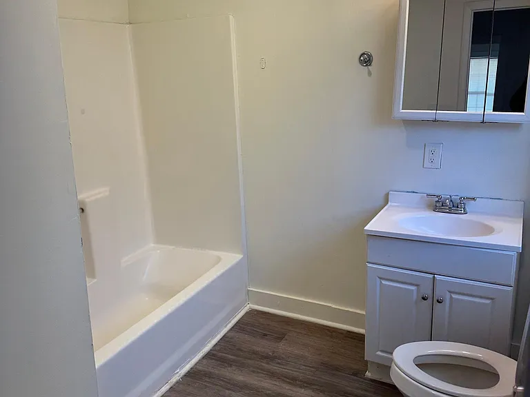 Large Central Bathroom