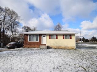 100 Clark Rd, Highland, MI 48357