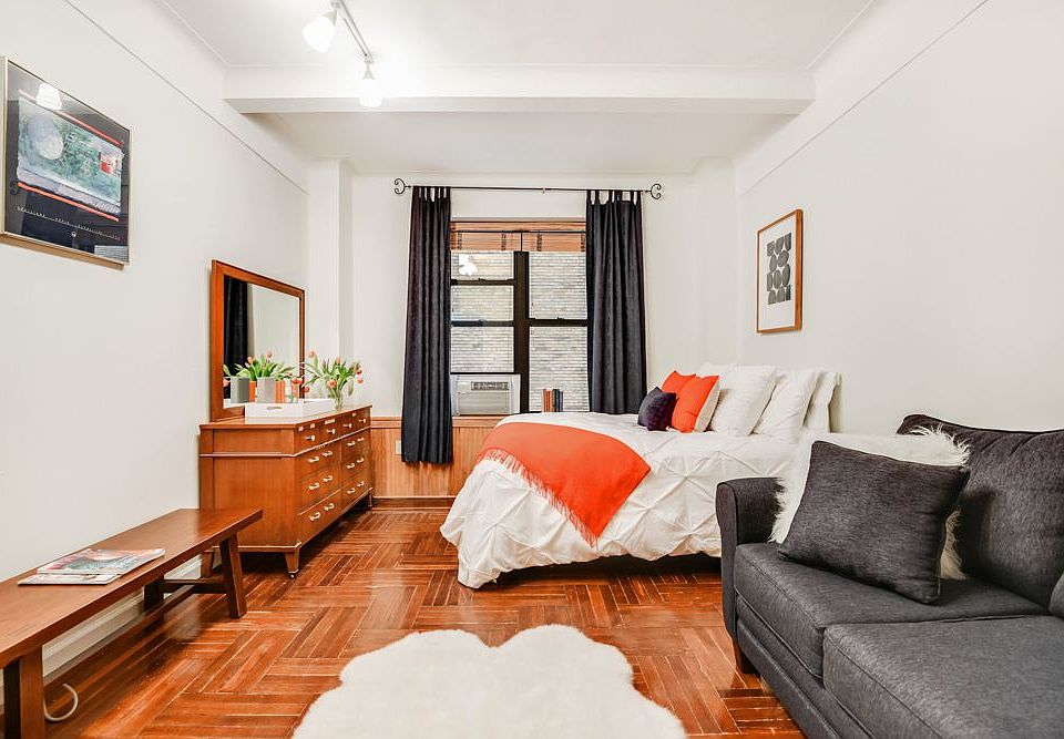 2nd image of 12 W 72nd St APT 3G