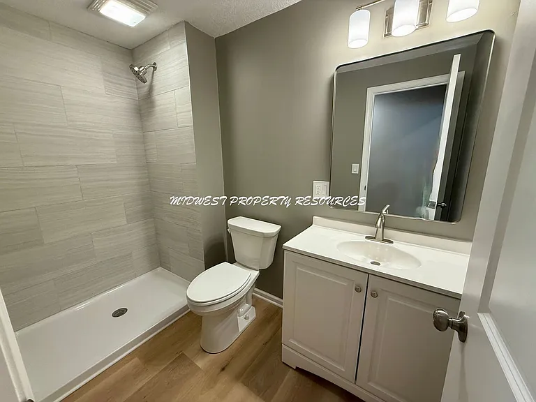 203 NW Market Pl #B — Photo 16