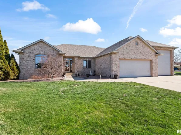 2104 Dubsdread Dr, Springfield, IL 62711
