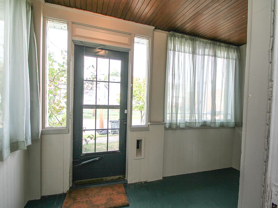 Lower unit front entry