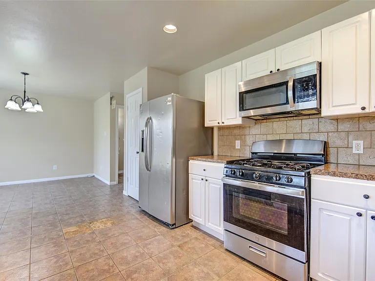 138 W New Meadows Dr — Photo 13