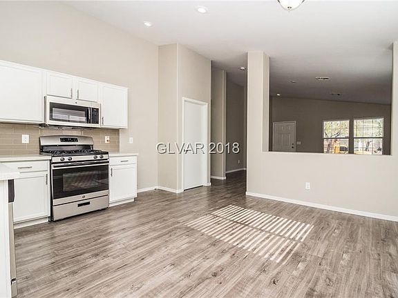 5th image of 8521 Gracious Pine Ave
