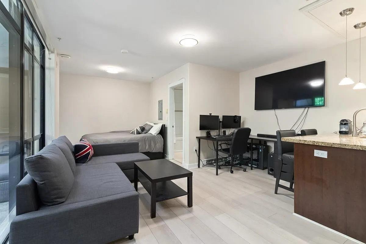 Studio, 476 sqft, $2,795 — Photo 3