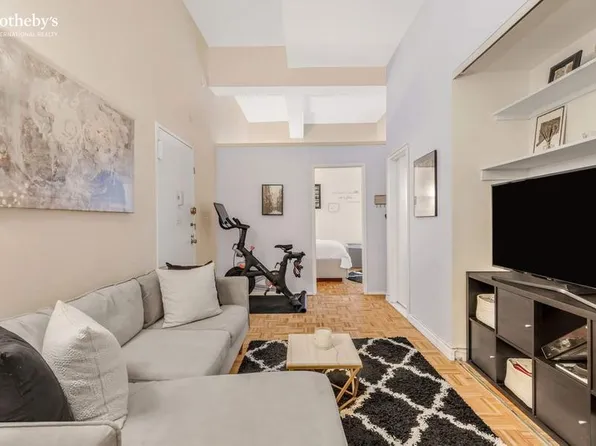 310 East 46th Street image 1 of 11