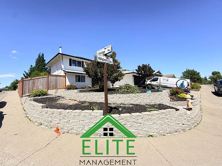 6701 Hillglen Way — Photo 15