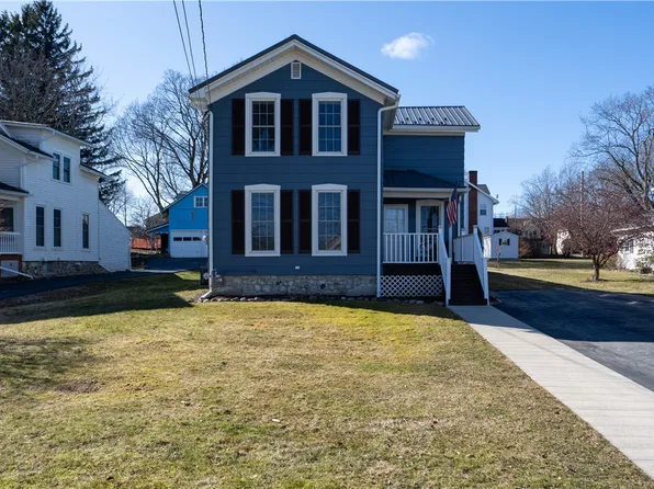 59 N Center St, Perry, NY 14530