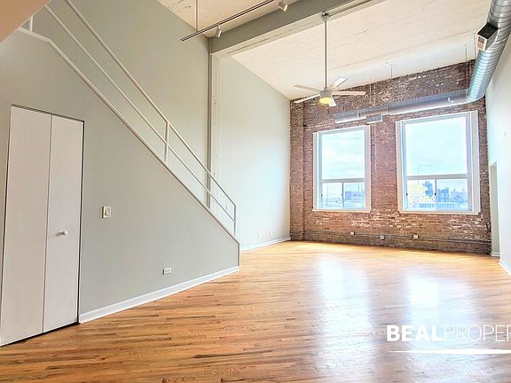 3rd image of 2320 N Damen Ave Ste 2D