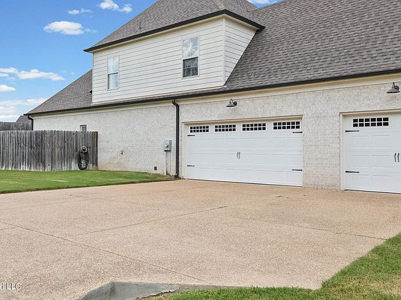 4th image of 1711 Carlee Dr