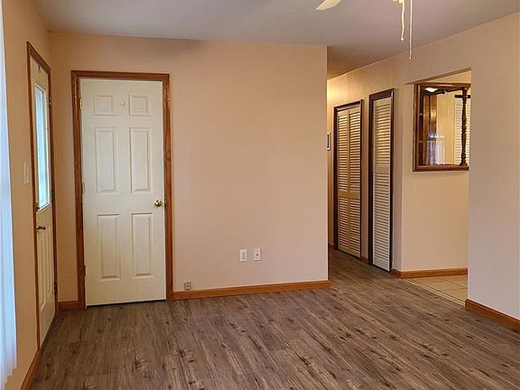 4th image of 428 Southward Dr