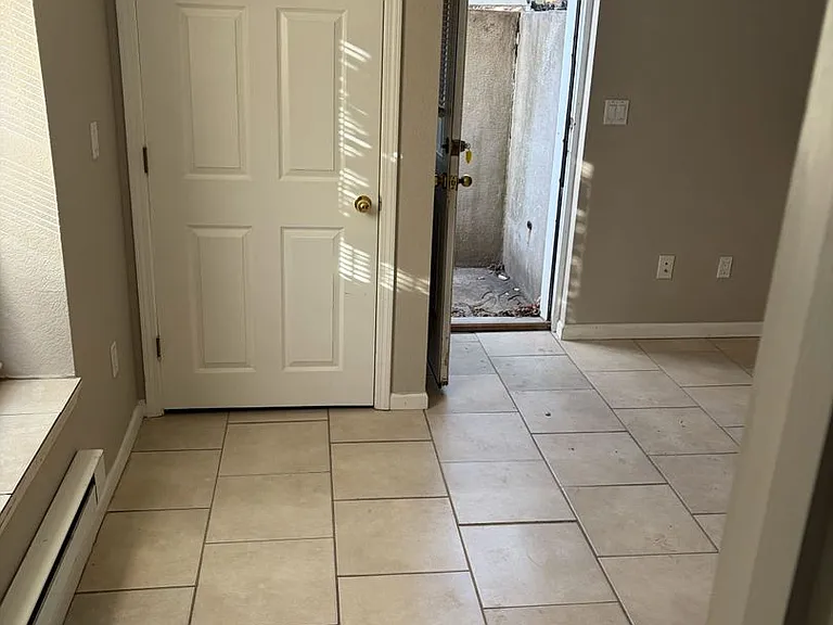 407 Pecan St — Photo 4