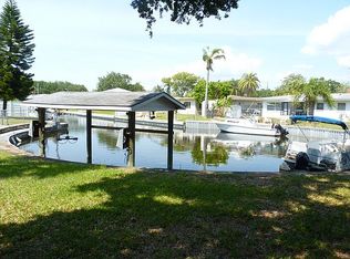 203 W Canal Dr, Palm Harbor, FL 34684