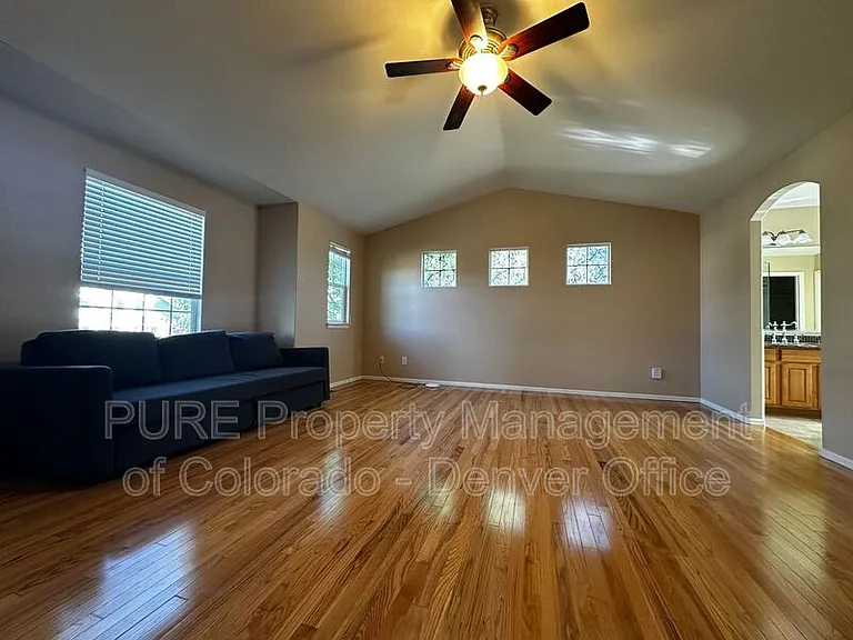 5368 Owens St — Photo 9