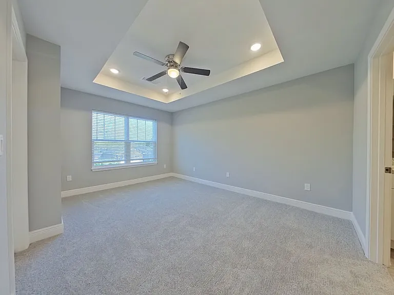 814 Kenneth Dr — Photo 11