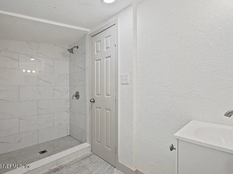 3058 Rosselle St — Photo 19
