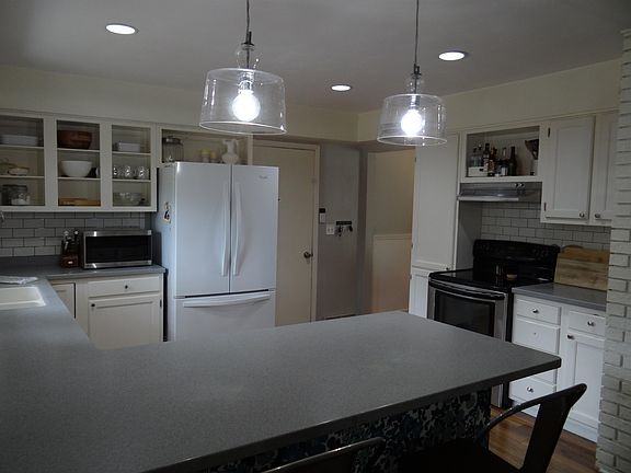 4th image of 24 Campus Ln